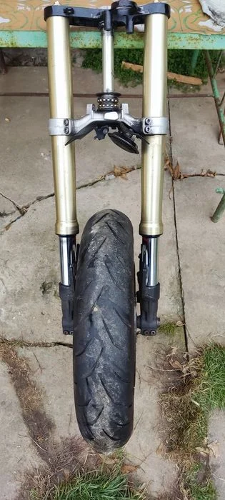 Yamaha r1 rn12 lagi półki komplet