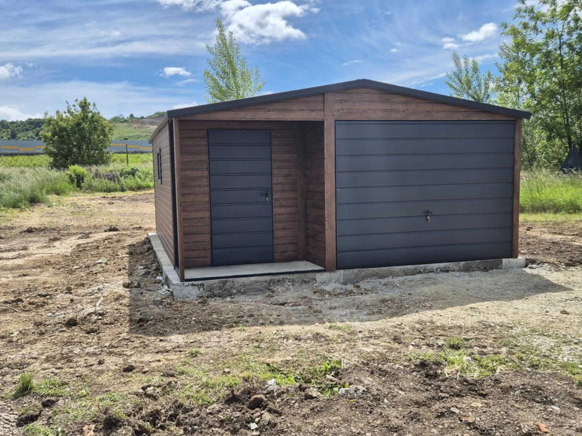 Garaż Blaszany 6x6 6x7 7x7 4x6 Blachodachówka Profil Garaże Okno Drzwi