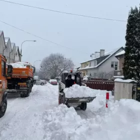 Wywóz śniegu z załadunkiem, Odśnieżanie