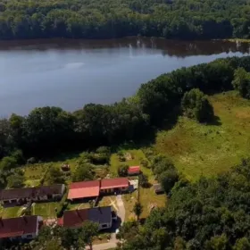 Domek "Przy Lesie SPA". 100 metrów od jeziora. Kominek