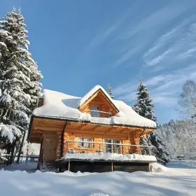 Dom góralski z bala domek drewniany balia sauna Beskidy w górach Sól