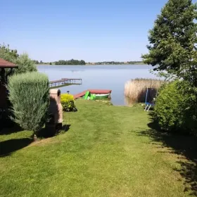 Mazury. Domek nad jeziorem. Wakacje. Plaża. Nocleg. Wędkowanie. Relaks